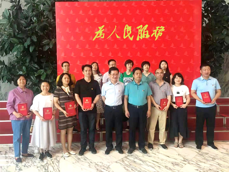 从戍边战士到健康产业领军人：优秀共产党员“李东强”的初心与使命